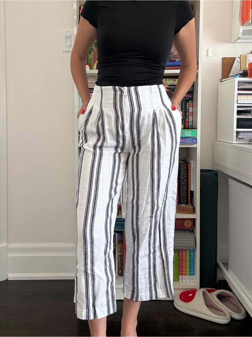Dynamite White Linen-Blend Cropped Wide-Leg Pants with Black Stripes